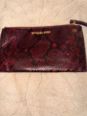 Michael Kors Jet Set Large Zip Clutch Wristlet designed snakeskin exotic maroon